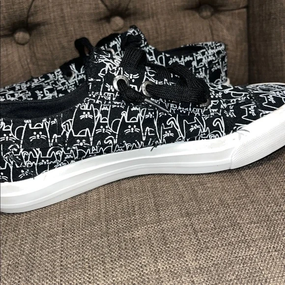 Blowfish Black and White Cats all over Graphic women's size 7  Sneakers - Picture 7 of 10